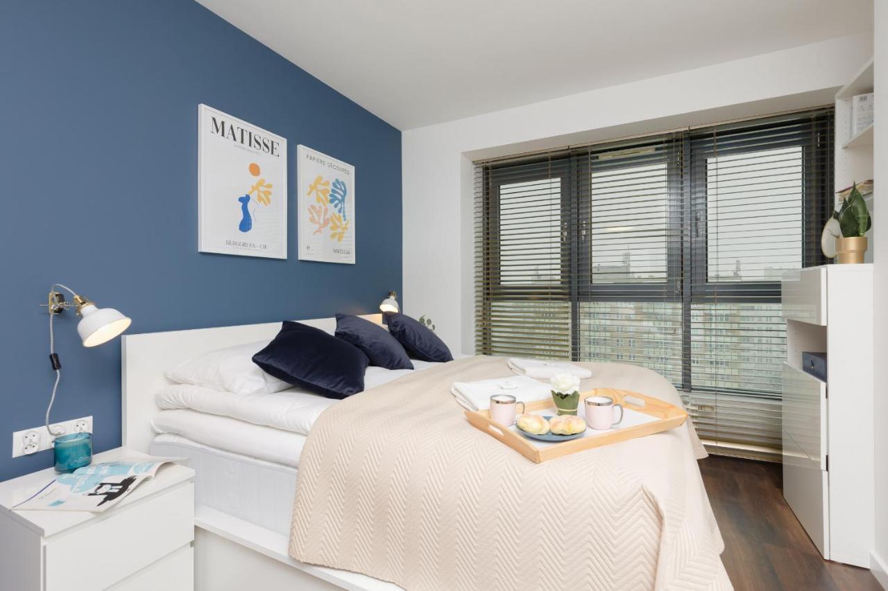 Beautiful & Spacious By Renters Apartament *